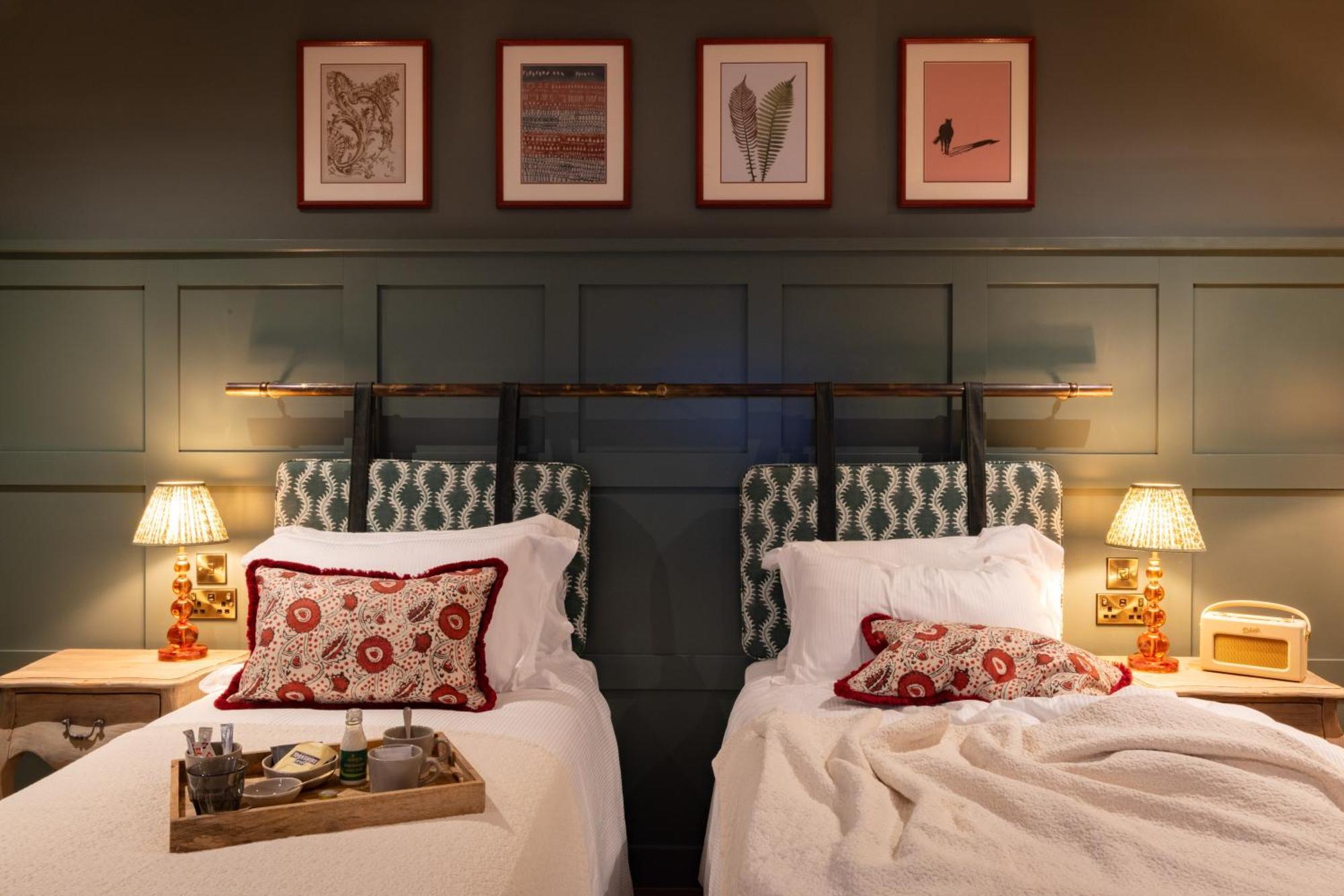 The Coat And Bear - A Heartwood Inn ニューベリー エクステリア 写真